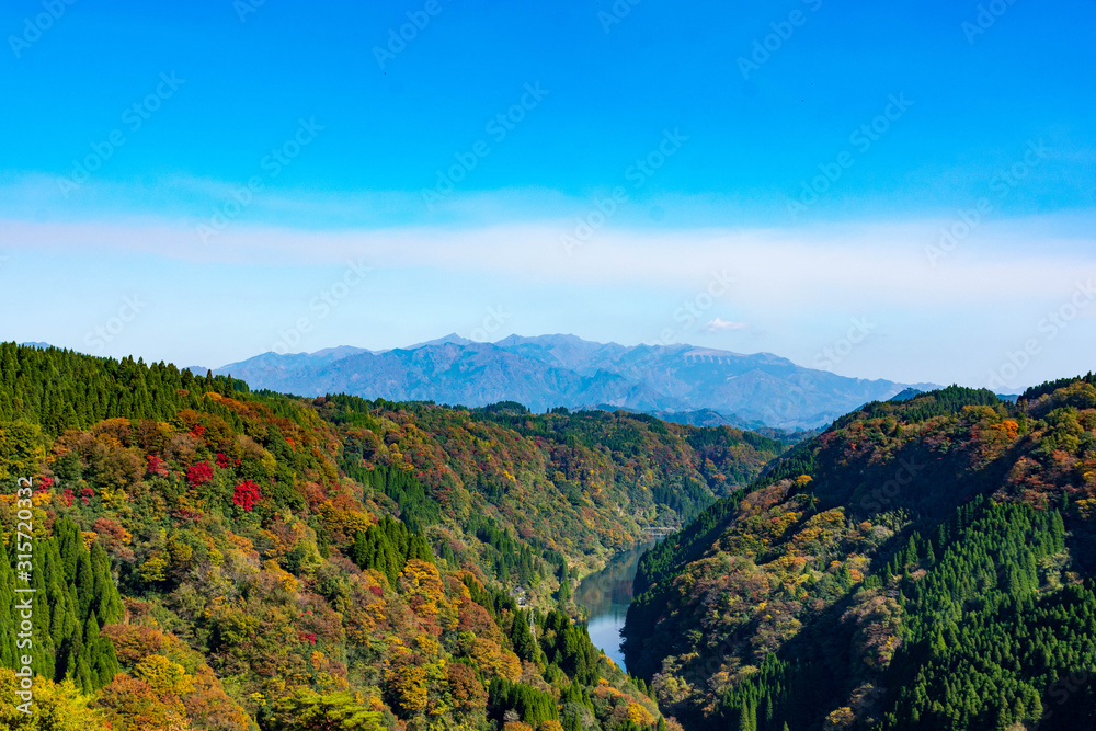 秋の季節 阿蘇 蘇陽峡 長崎鼻展望台から絶景の紅葉風景写真 通称 九州のグランドキャニオン 日本 Autumn Season Aso Suyokyo A Beautiful View Of Autumn Leaves From Nagasakihana Observatory Common Name Grand Canyon In Kyushu Japan Stock Photo Adobe Stock