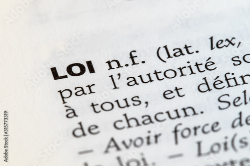 Définition du mot loi dans le dictionnaire français