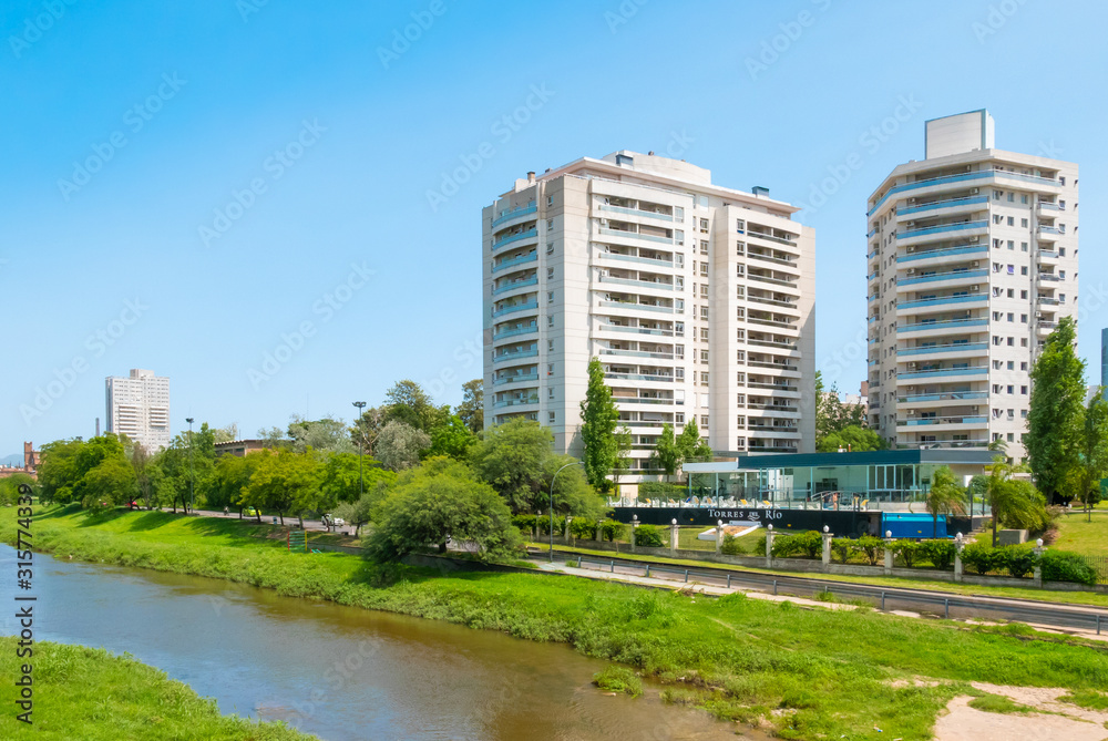 Obraz premium Argentina Cordoba river towers on Suquia river