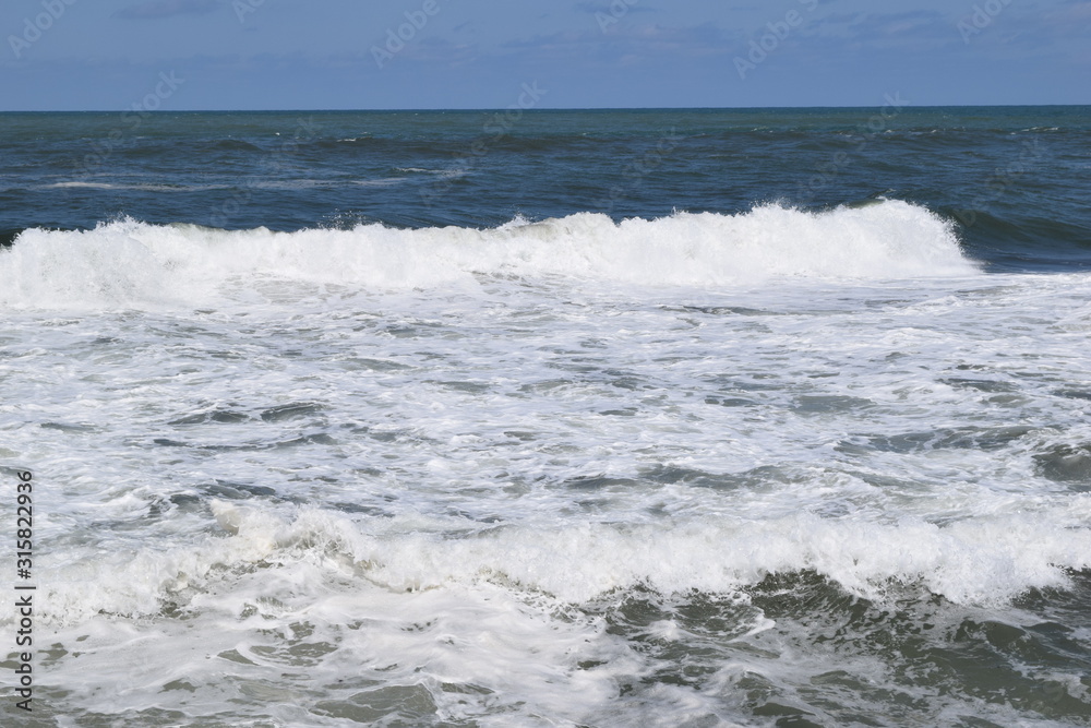Fototapeta premium 日本海の荒波
