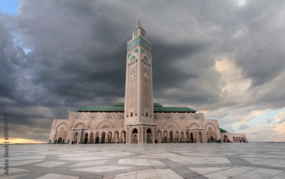 Fototapeta premium The Hassan II Mosque at day in Casablanca, Morocco. The largest mosque in Morocco and one of the most beautiful in Africa. the 13th largest in the world.