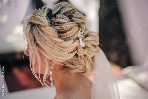 Wedding hairstyle trend. Blonde