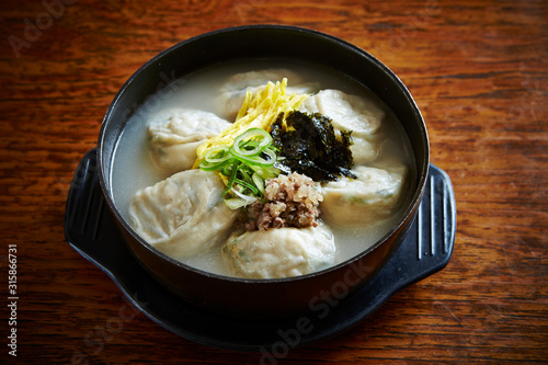 Mandu guk, Korean dumpling soup