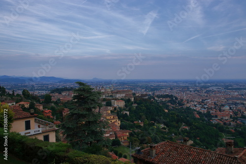 Paisaje de la Toscana al atardecer, en Bérgamo