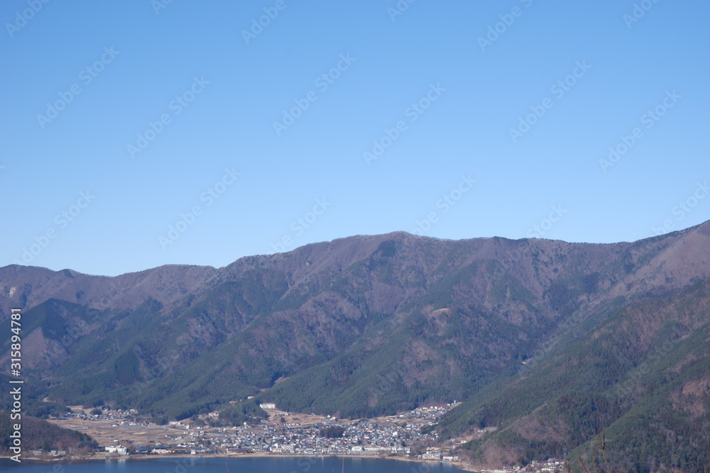 Naklejka premium 河口湖と山々