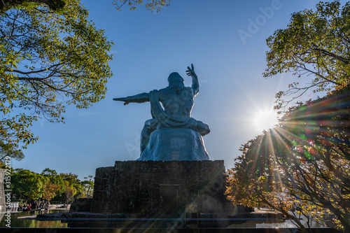 平和公園 - 平和記念像