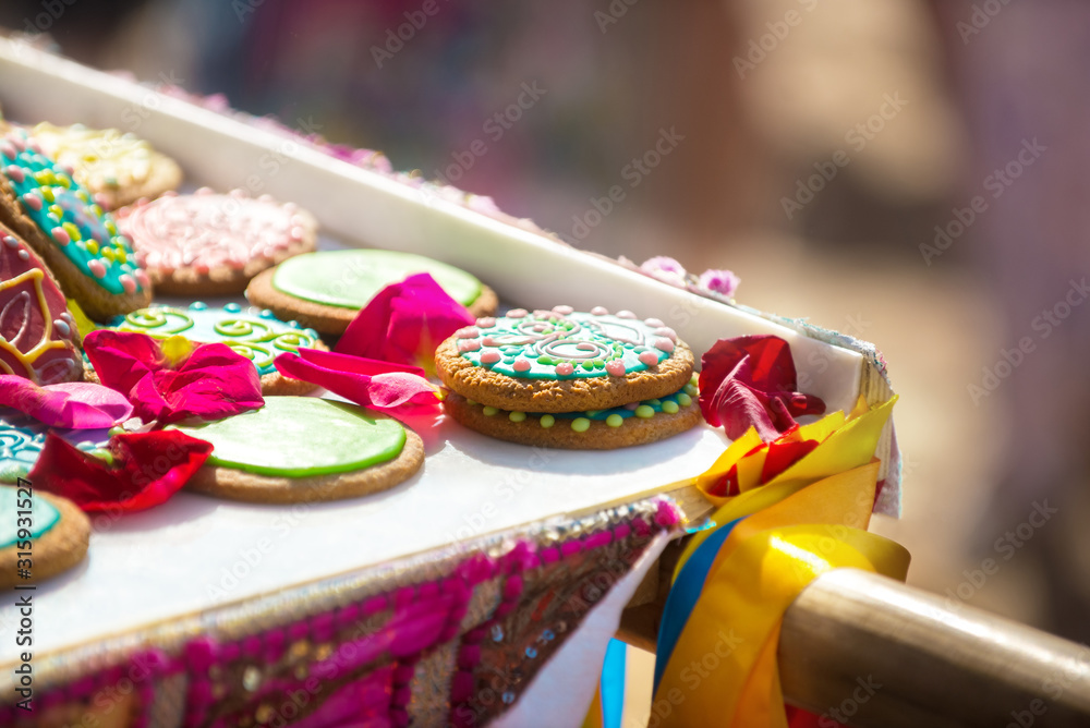 Sweet mountain-a traditional cake-sweet treat of Indian culture, as well as Krishnas, timed to the Vedic festival Govardhana Puja.