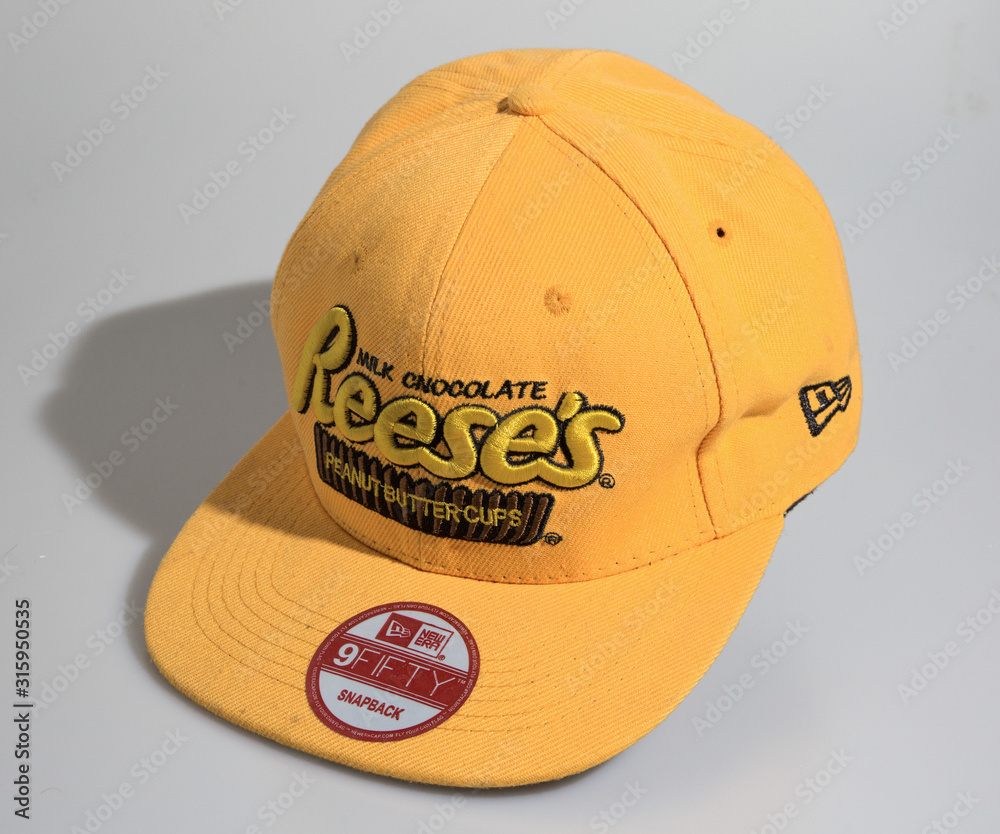 london, england, 0805/2019 A new era 9 fifty snapback cap with milk ...