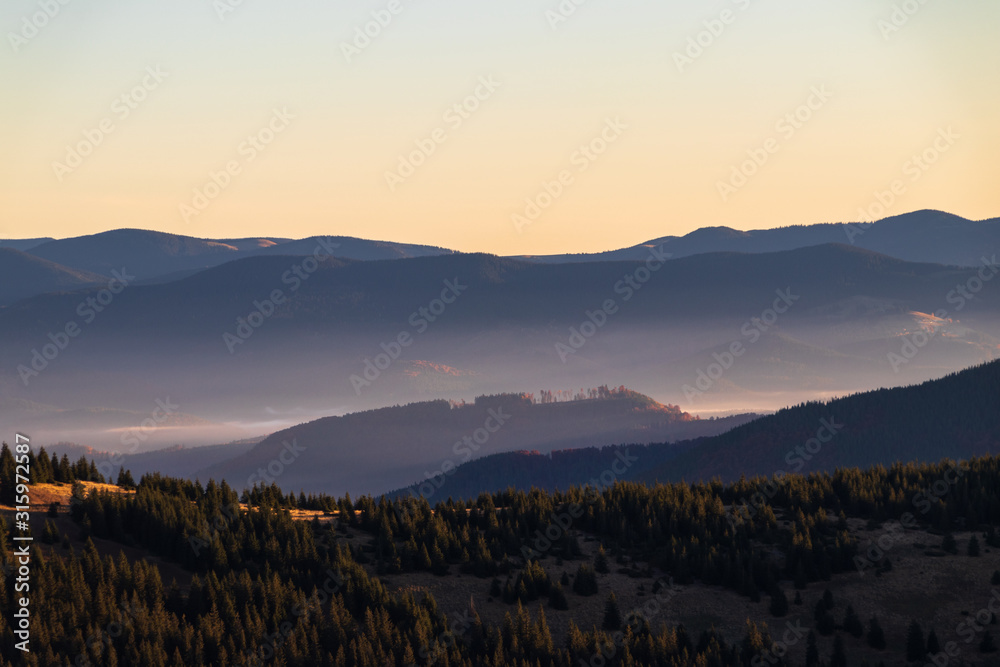 Obraz premium sunrise in mountains