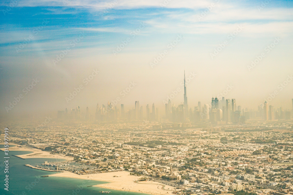 Obraz premium ドバイ(アラブ首長国連邦)の都市風景