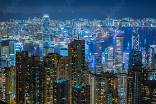 ヴィクトリアピークから見える香港の夜景 © kanzilyou