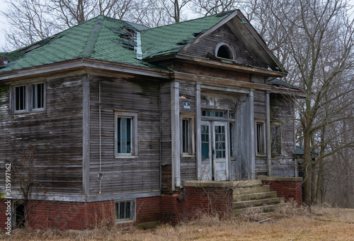Abandoned Schoolhouse © EJRodriquez