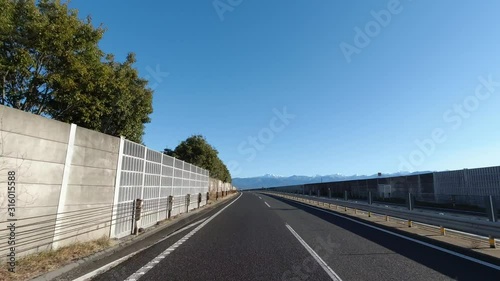 Wallpaper Mural ドライブ映像　中央自動車道　長野県　日本 Torontodigital.ca