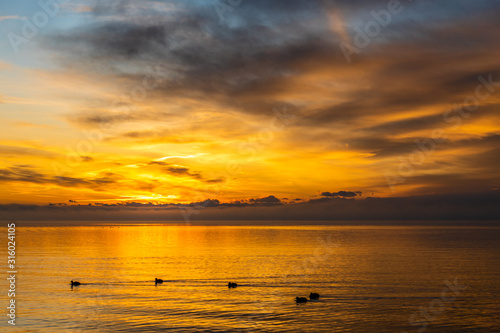 Sonnenaufgang mit schöner Wolkenstimmung Bodensee  © Marc Kunze