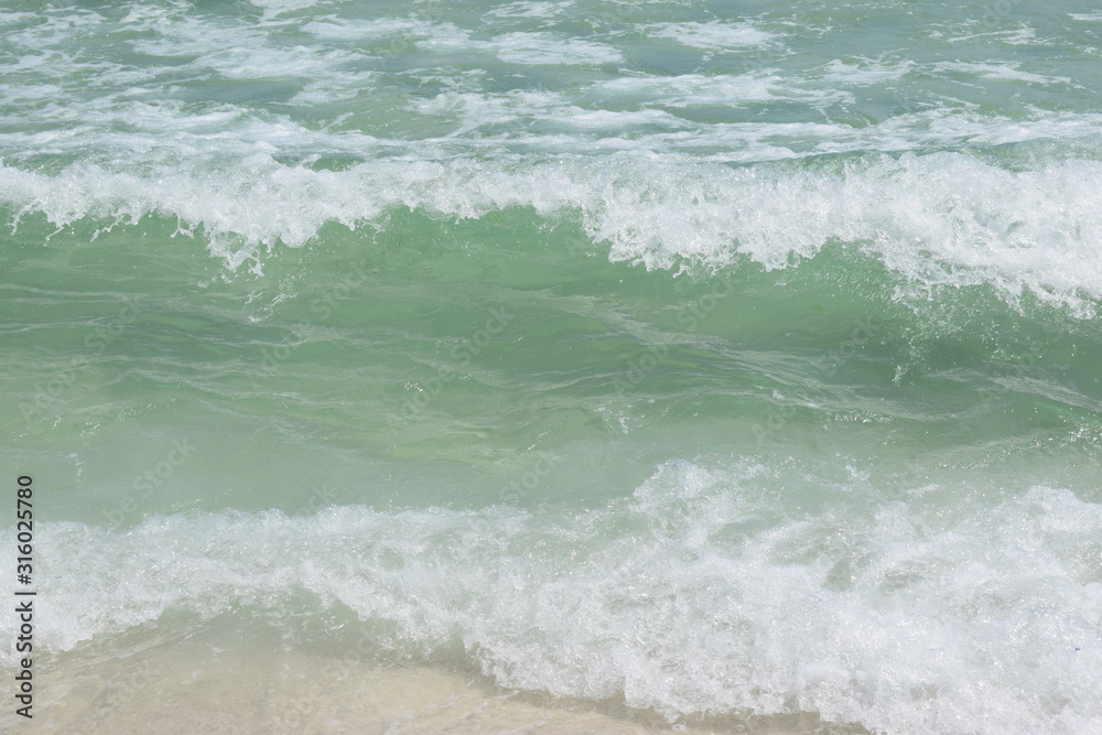 Obraz premium Waves on the beach