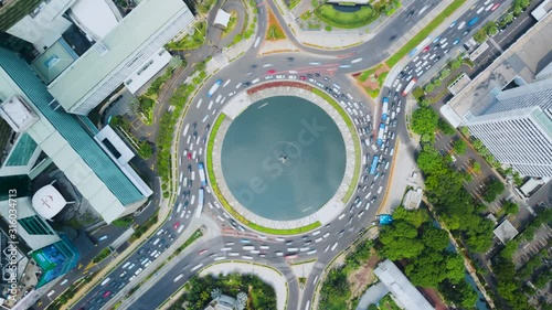 Time lapse of hectic traffic around the HI roundabout photo