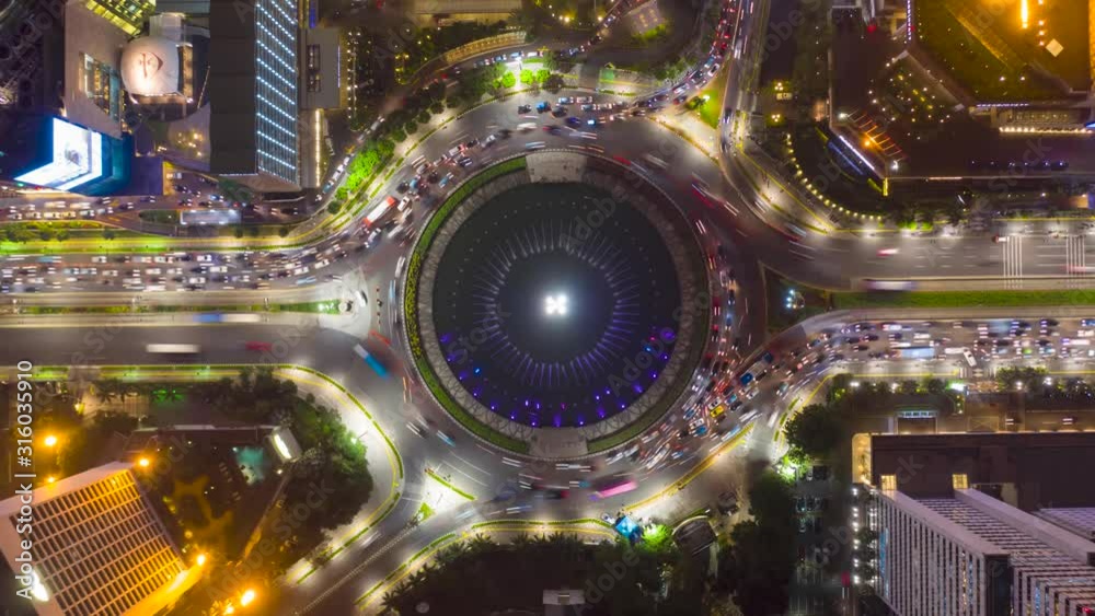 Time lapse of night traffic around the HI roundabout