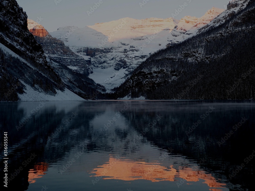 Obraz premium Mount Victoria and the reflection at Lake Louise, Canadian Rockies OLYMPUS DIGITAL CAMERA
