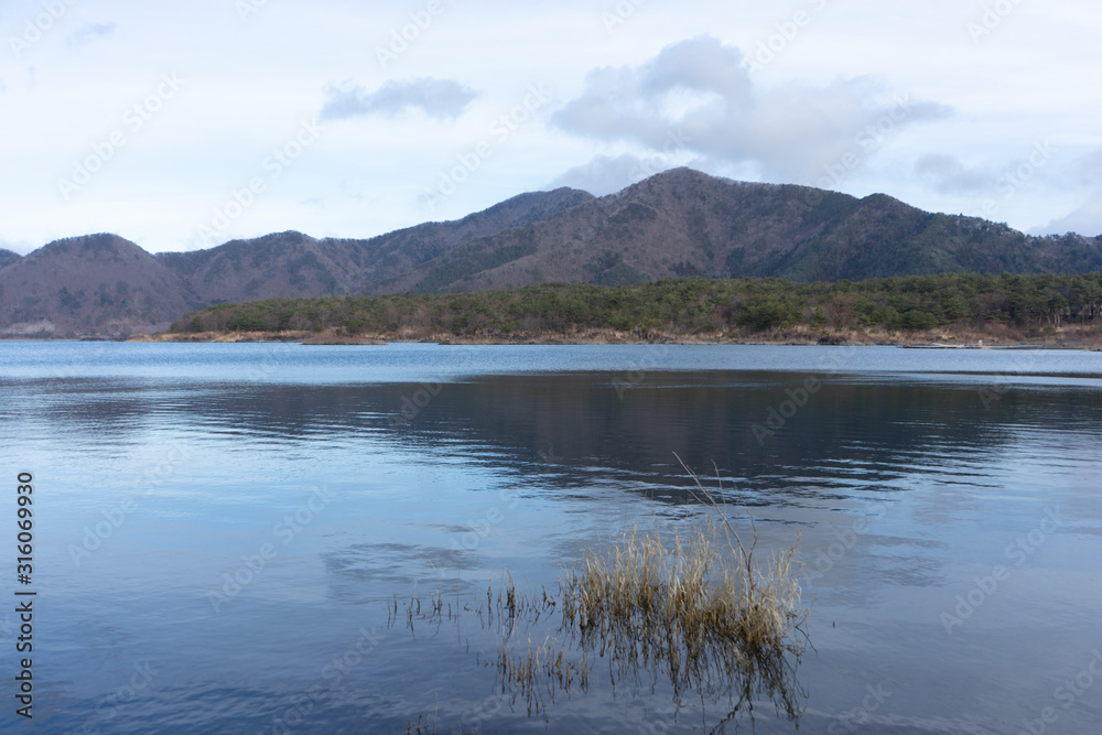 I photographed a magnificent view on a representative lake near Mt. Fuji.