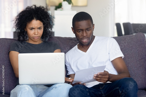 Confused black couple have problems with online paying