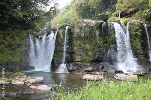鹿児島県の曽於市にある桐原の滝
