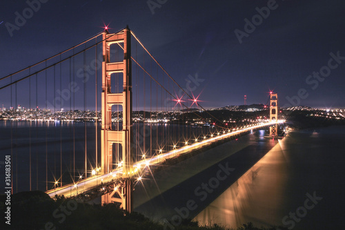 Obraz na plátně Golden Gate Bridge at San Francisco at night.