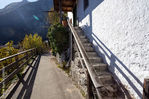 Fototapeta Naklejka Na Ścianę i Meble -  beautiful view of the streets of a small famous city Hallstatt