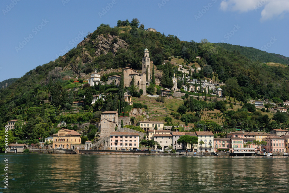 Veduta del borgo di Morcote, Svizzera Italiana, dal Lago di Lugano