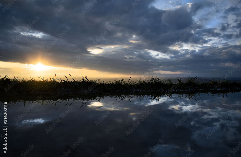 Sonnenaufgang über dem Tal