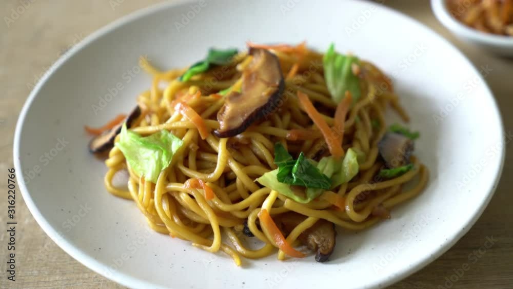 yakisoba noodles stir-fried with vegetable yakisoba noodles stir-fried with vegetable