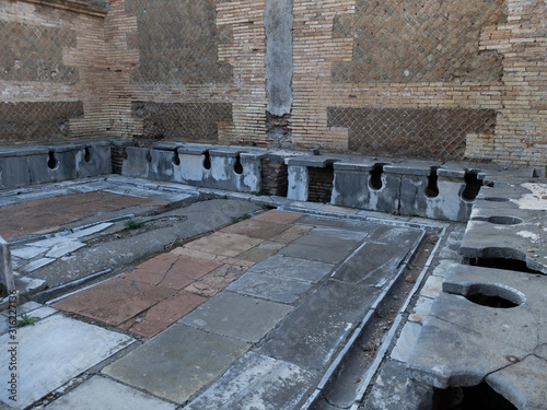 ostia antica bagni