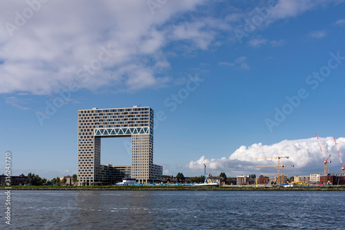 EDIFICIO PONTSTEIGER RIO IJ DE AMSTERDAM