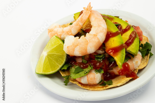 Cocina mexicana, mariscos, camarones, pulpo y coctel photo