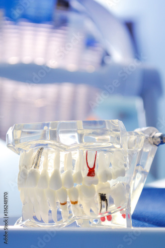 Salud dental clínica dental instrumental luz uv  photo