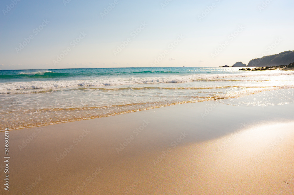 Fototapeta premium 波打ち際