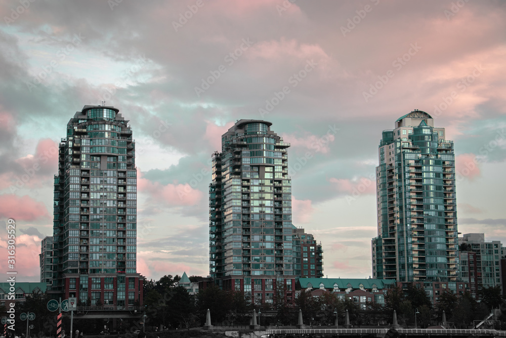 Obraz premium buildings in the city
