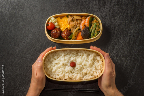 фотографія お弁当　Japanese style famous lunch box (bento)