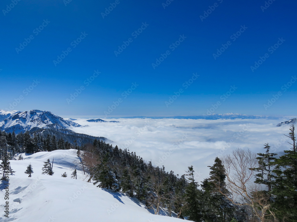 雪山　北アルプス　西穂高岳　青空　風景　