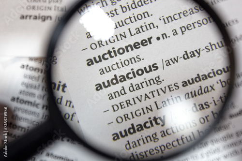 Quadro em tela The word of phrase - audacious - in a dictionary.