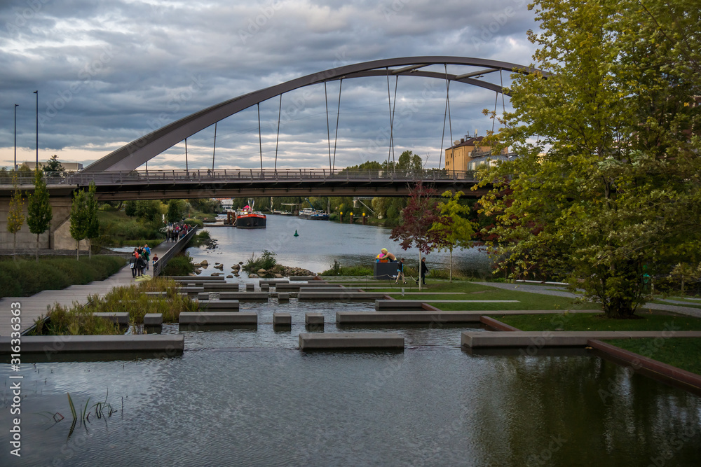 Fototapeta premium neckar river with steps and bridge