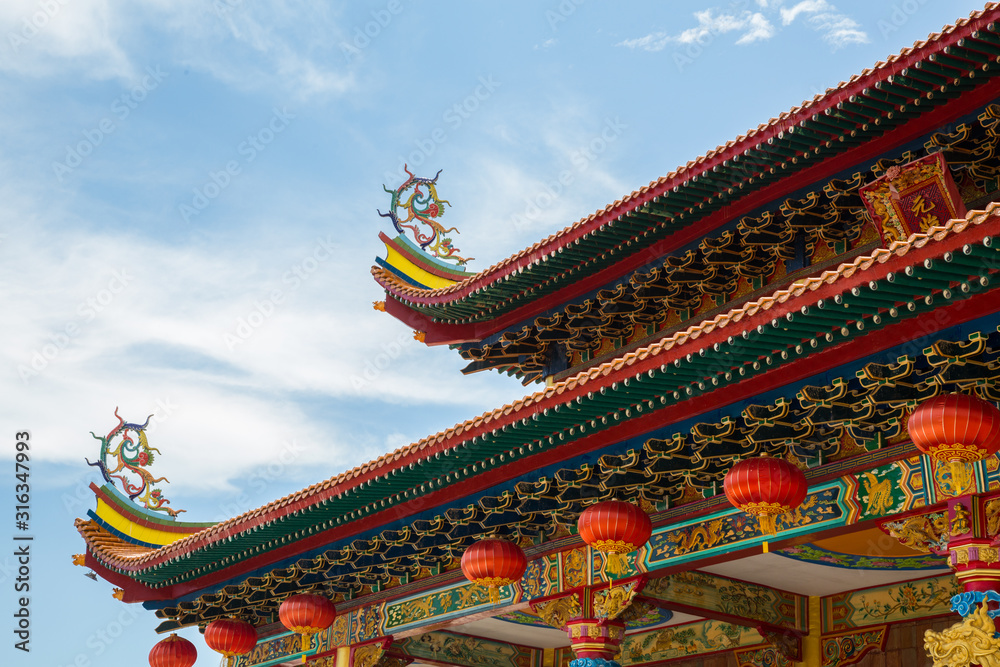 Fototapeta premium Chinese red lantern as decoration on Chinese Temple at Kota Kinabalu, Sabah, Malaysia