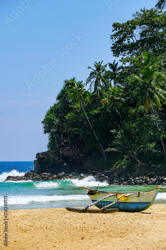 Talalla Beach in Sri Lanka © Oscar Espinosa