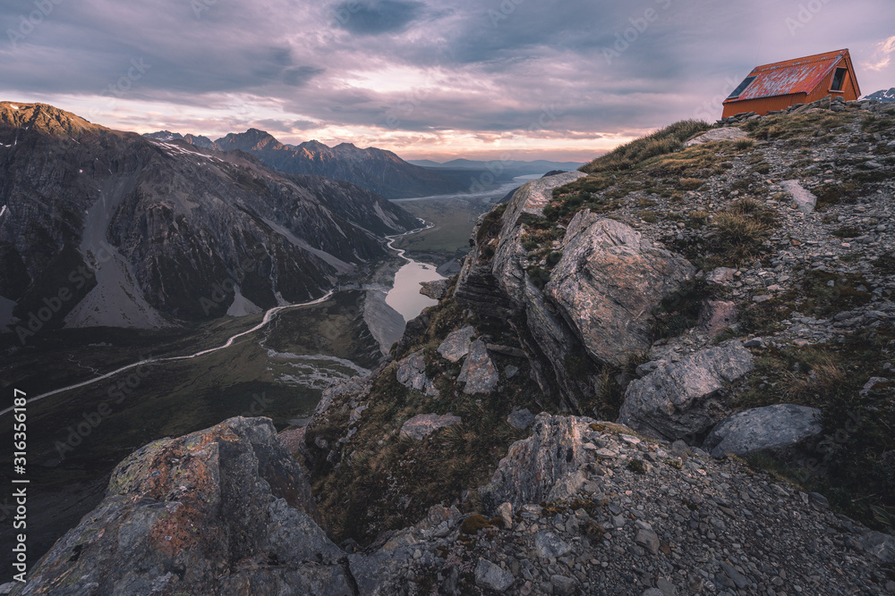 Obraz premium Sefton Bivvy, Aoraki Mt. Cook National park, New Zealand