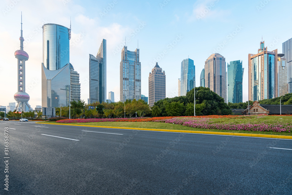 Expressways and skyscrapers in Lujiazui financial center, Shanghai, China Expressways and skyscrapers in Lujiazui financial center, Shanghai, China