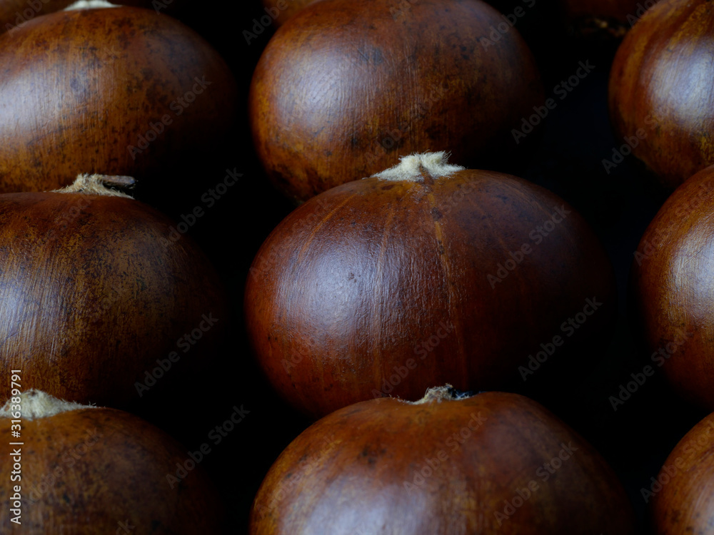 Chestnuts are grown as economic crops for selling seeds Chestnuts are grown as economic crops for selling seeds