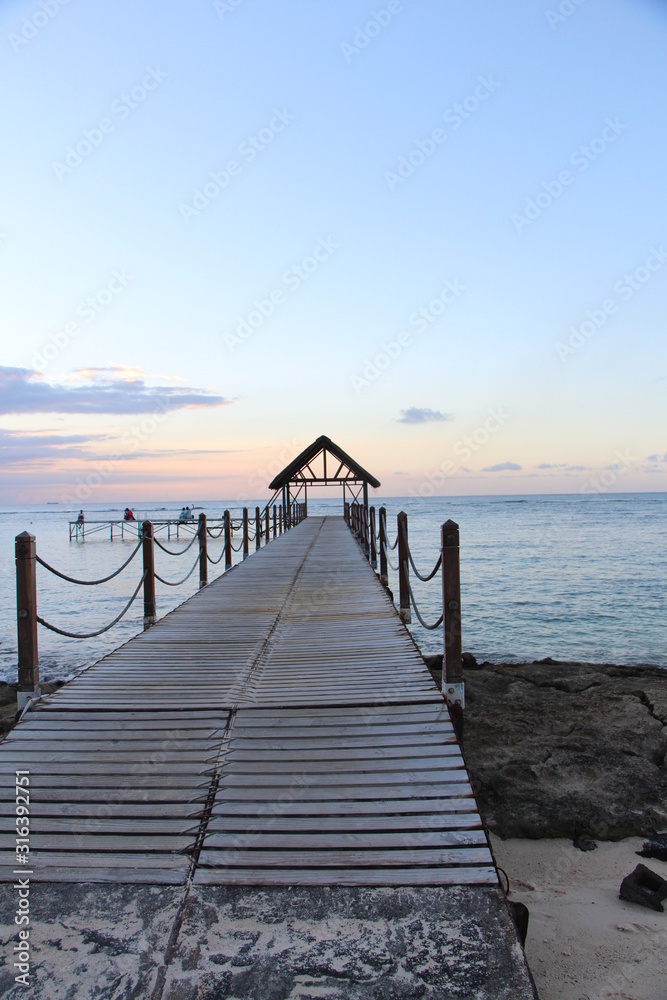 Fototapeta premium pier on the lake