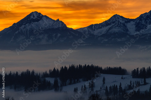 Fototapeta Naklejka Na Ścianę i Meble -  Views on Tatra Mountain in winter scenery from Lapszanka Pass.