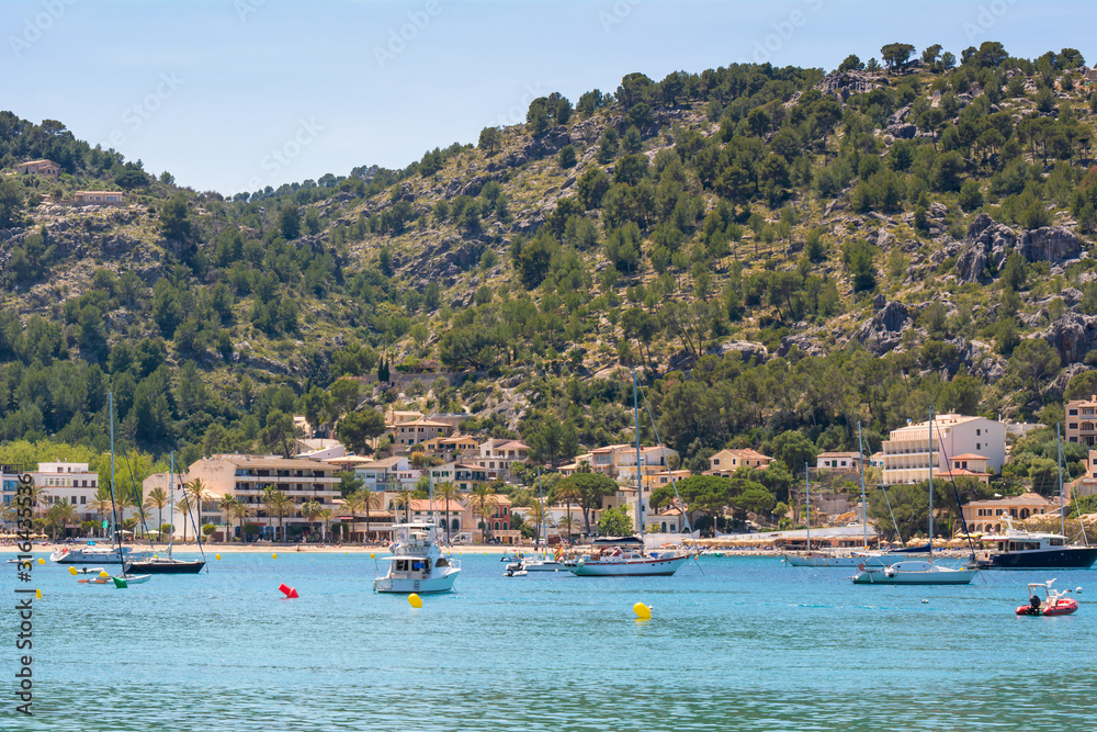 Obraz premium Port de Soller, Majorca seaside resort, a popular tourist destination. Baleares, Spain