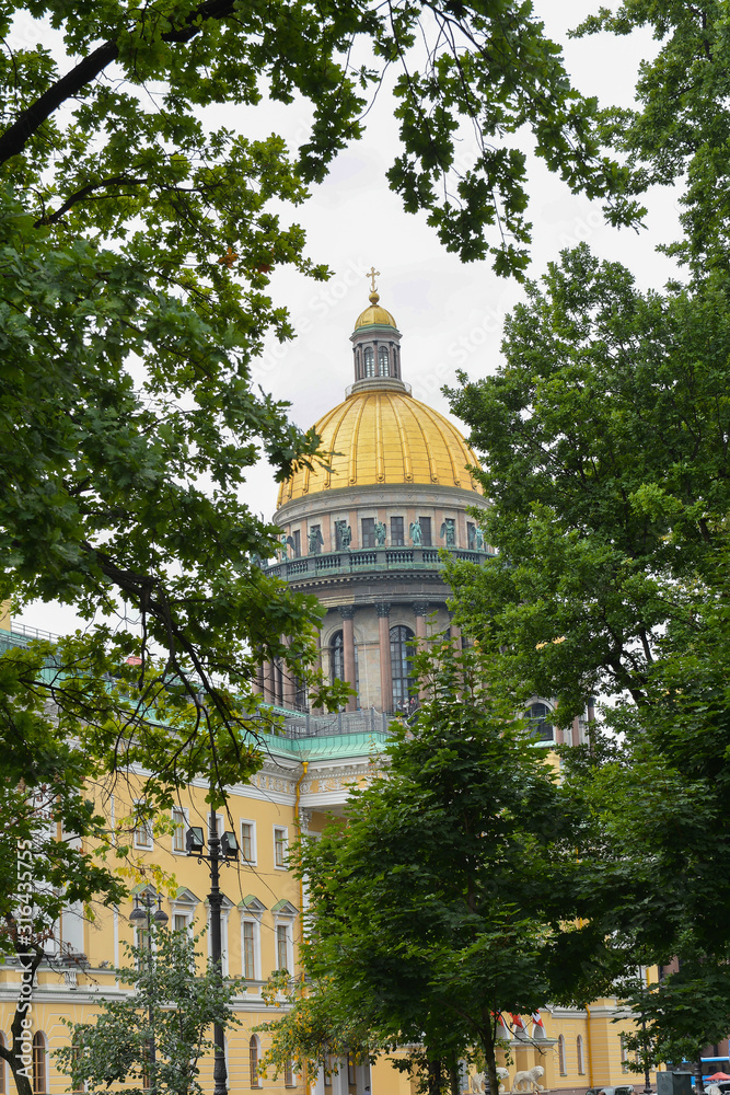 Fototapeta premium A walk in St. Petersburg, Russia.