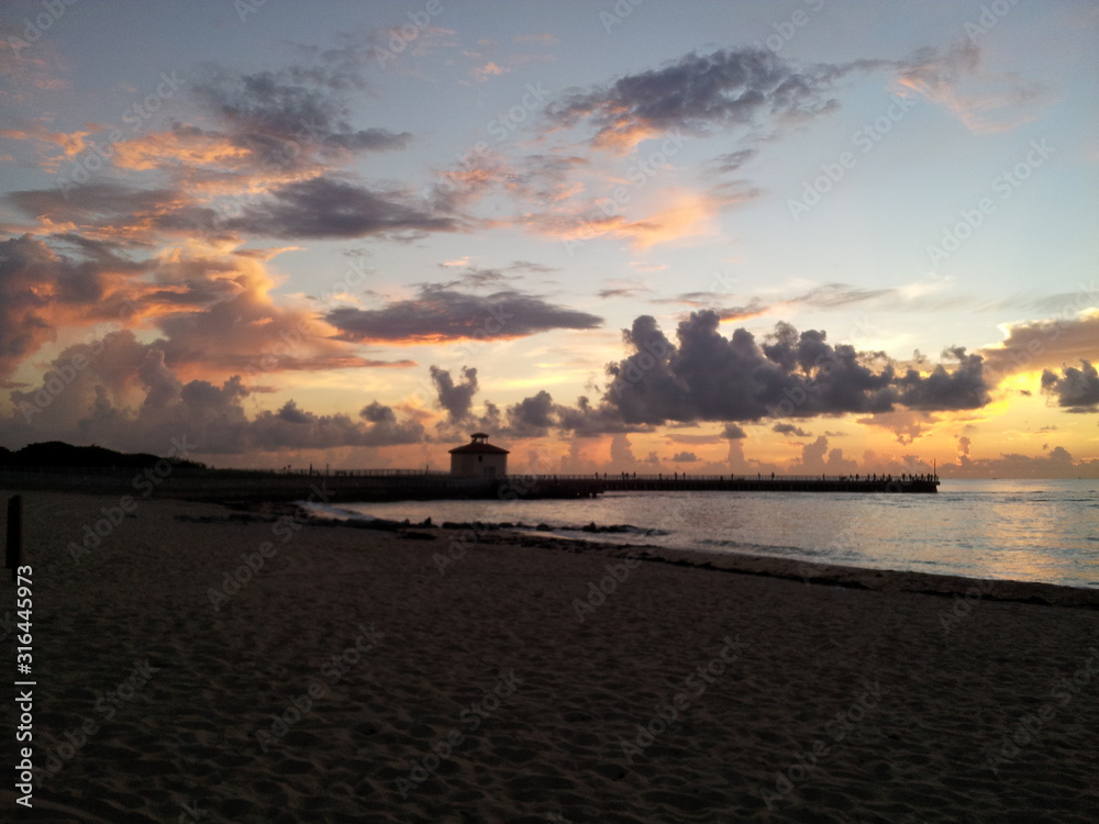 Obraz premium sunrise on the beach